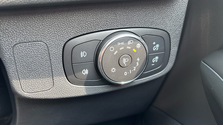 Ford Focus 1.0 EcoBoost Hybrid mHEV 155 Titanium 5dr Auto Petrol Hatchback